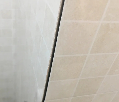 安新瓷砖空鼓维修公司分享阳台瓷砖脱落的修复过程可以分为以下几个步骤